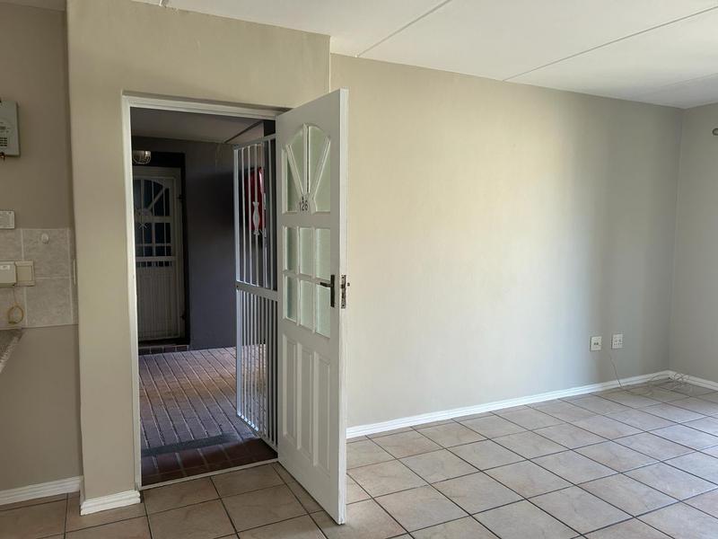 To Let 2 Bedroom Property for Rent in Vredekloof Heights Western Cape